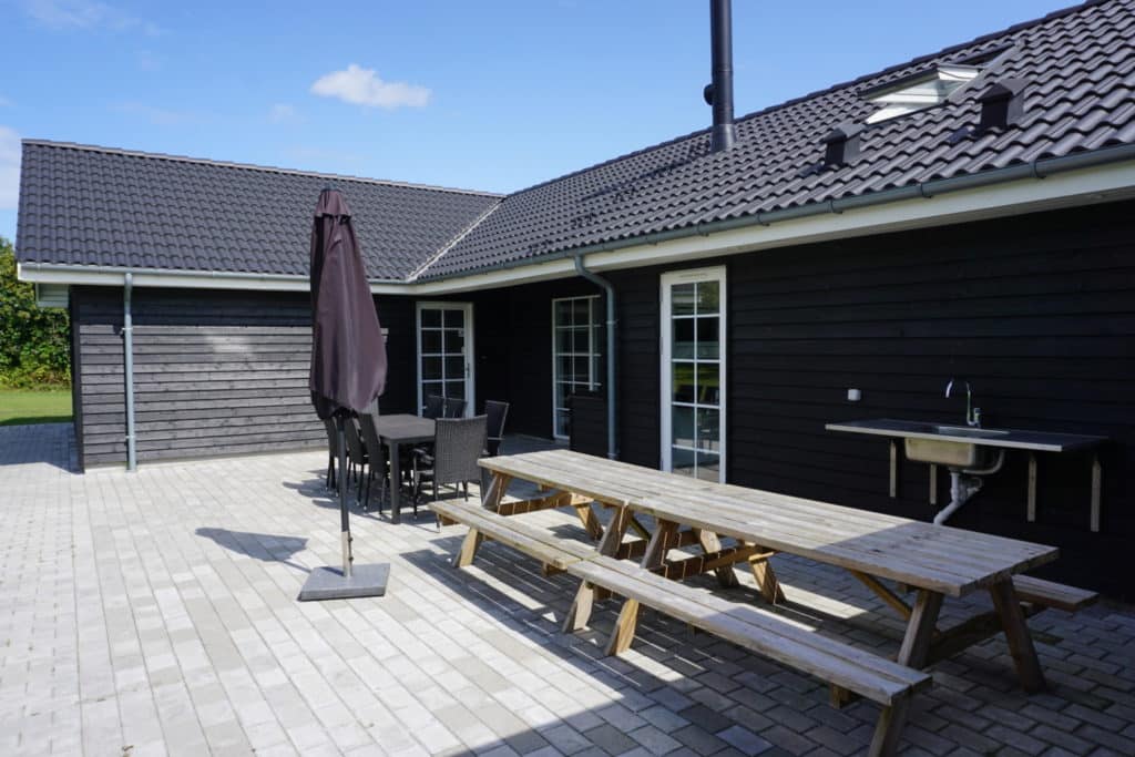Stort opholdsrum i luksussommerhuset