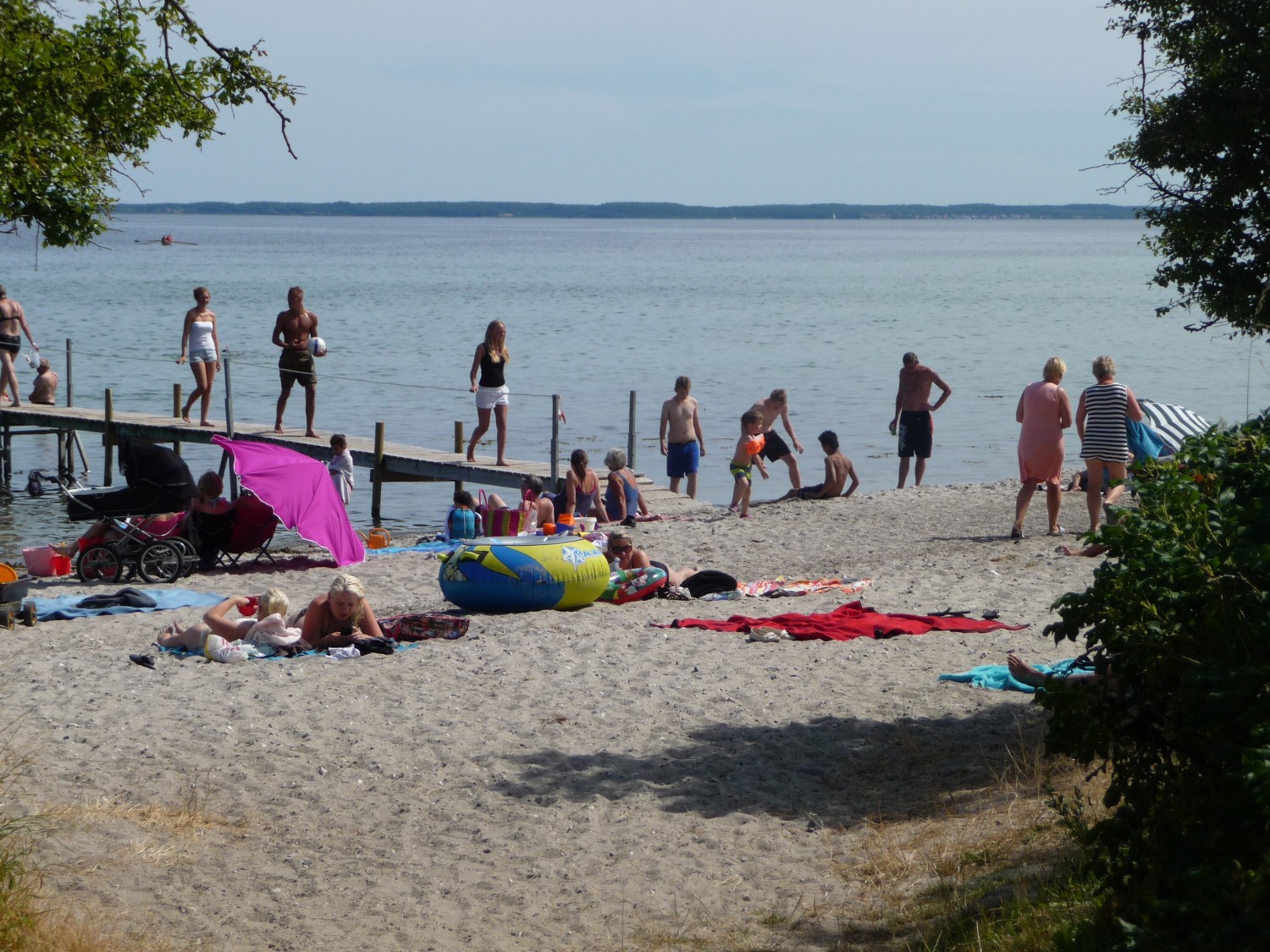 Børnevenlig badestrand ved Kongshøj Strand Camping