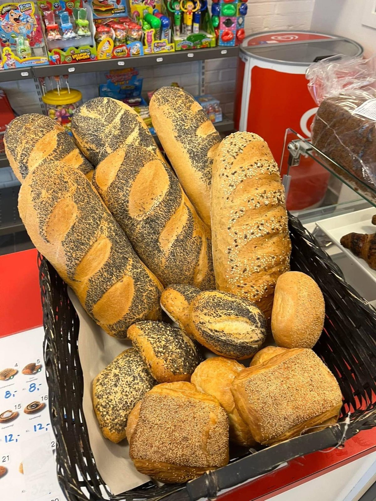 Friskbagt morgenbrød fra bageriet